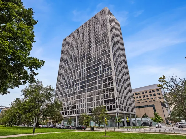 330 W Diversey Pkwy APT 705, Chicago, IL 60657
