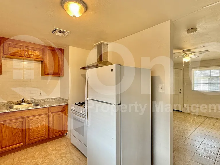 3122 E Hubbell St #B — Photo 7