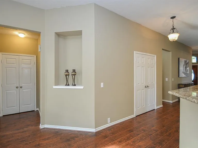 4914 Surrey Park Cir — Photo 23