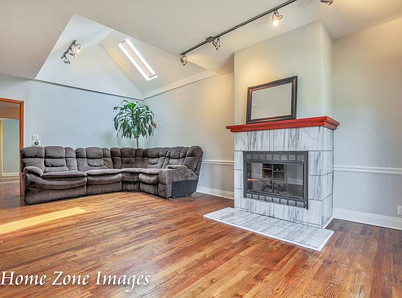 3rd image of 921 North Ave