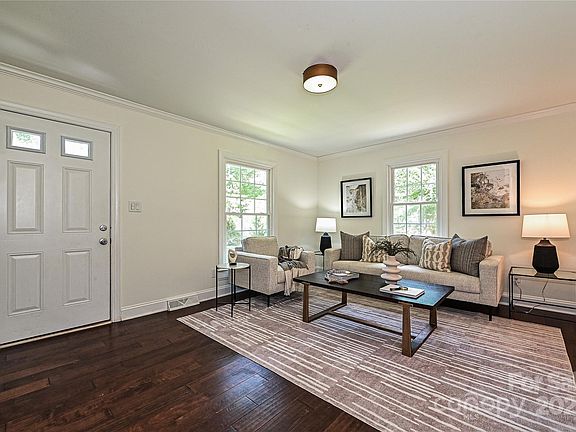 5th image of 424 Wilcrest Dr