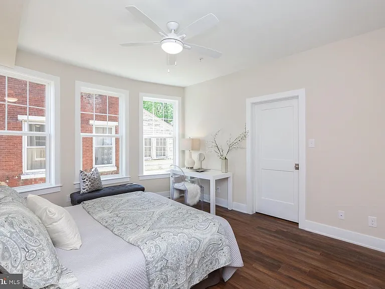 154 W King St #1 — Photo 4