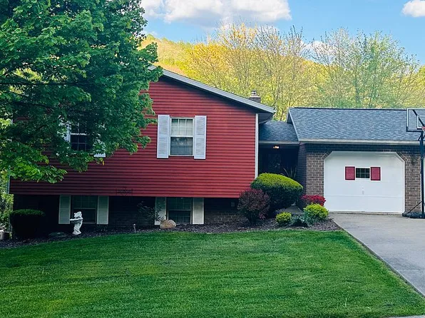 137 Kennedy Dr, Gnadenhutten, OH 44629