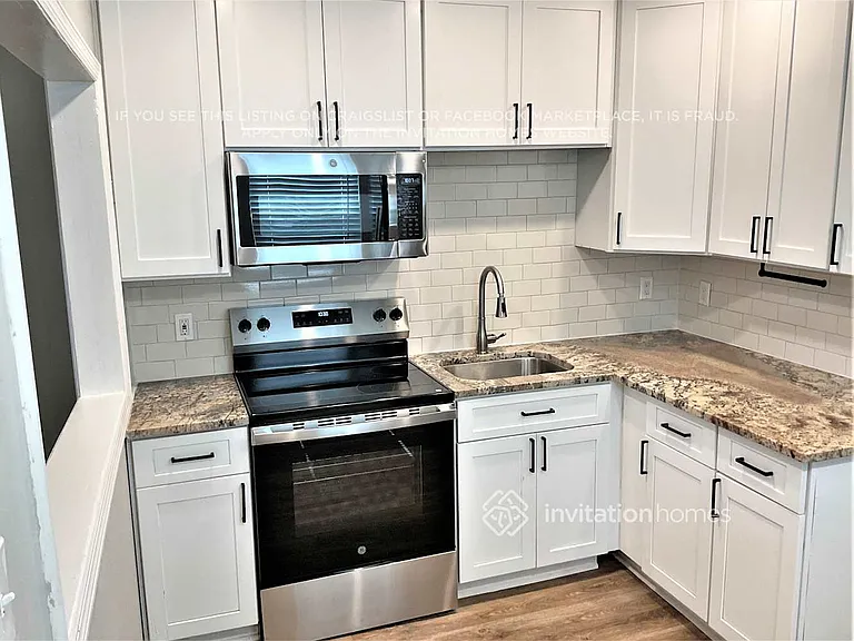 833 61st Ave NE — Photo 4