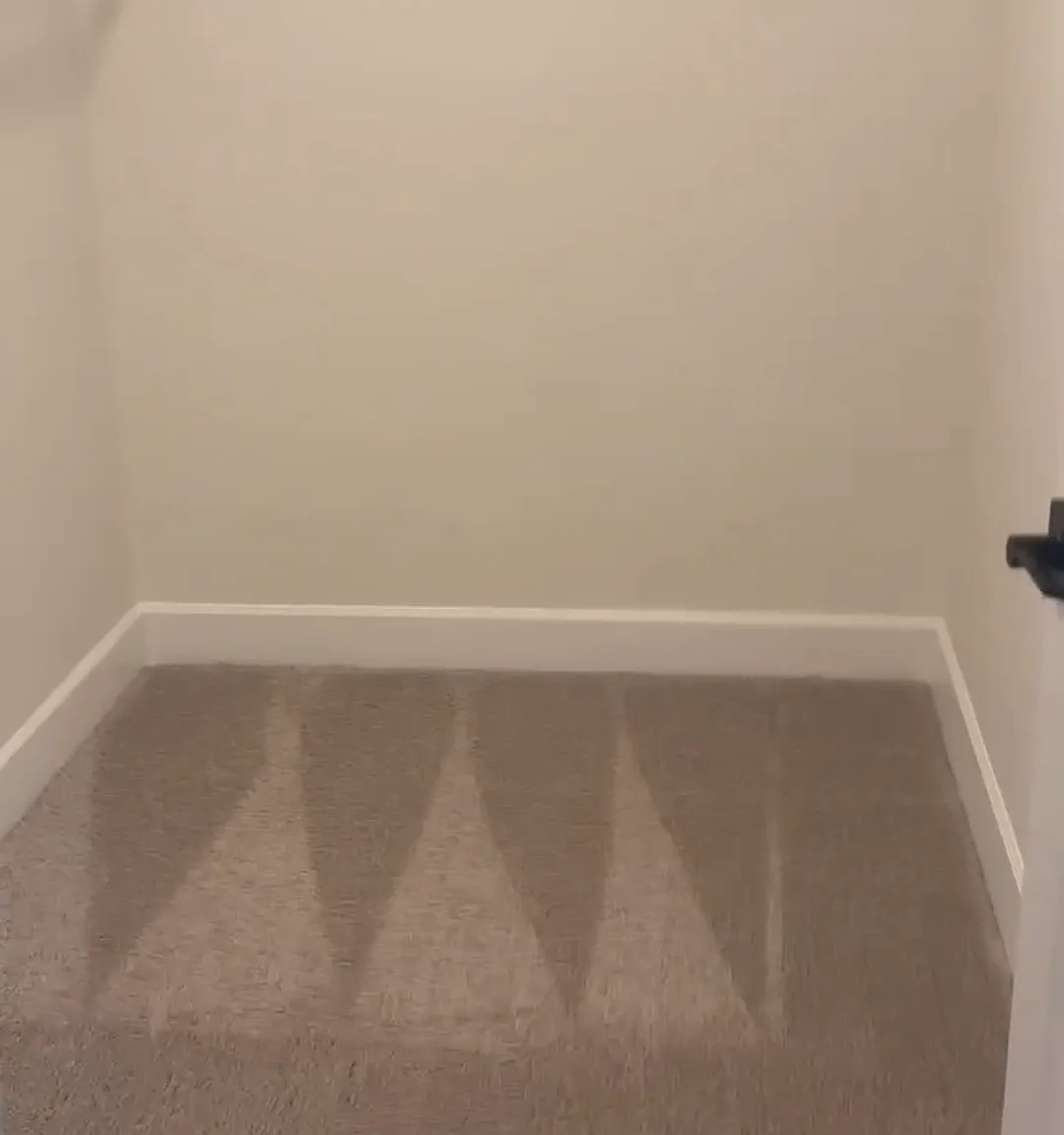 2 bed, 2100 sqft, $2,200 — Photo 2