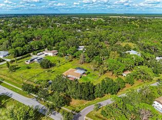 1530 Mackintosh Blvd, Nokomis, FL 34275