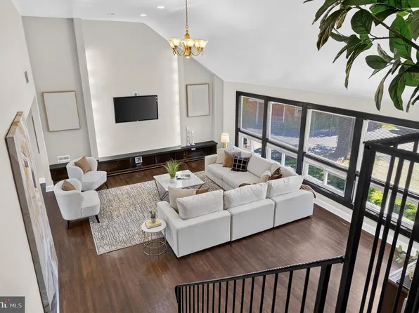 1011 Stanford Dr, Wynnewood, PA 19096