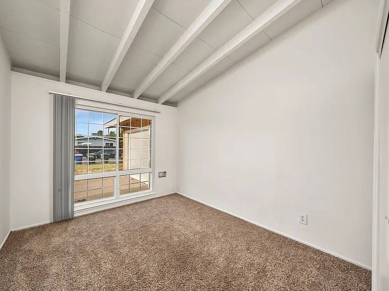 6436 Thomas Dr — Photo 8