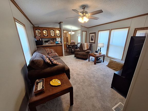 3rd image of 1100 Thornwood Dr Lot 1018