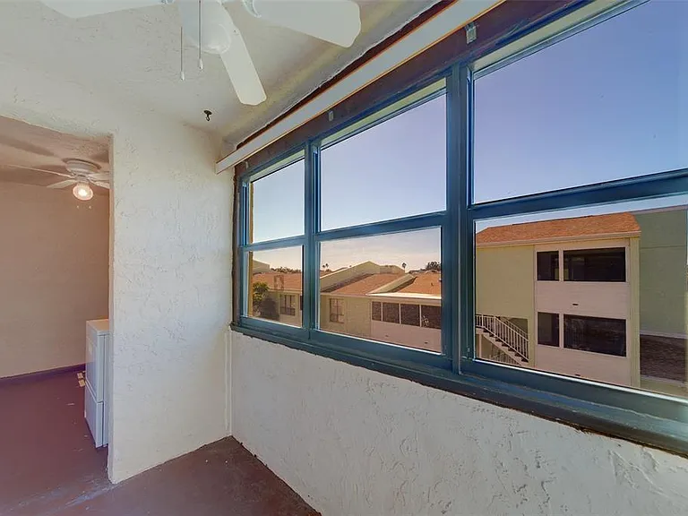 1 Windrush Blvd #28 — Photo 17