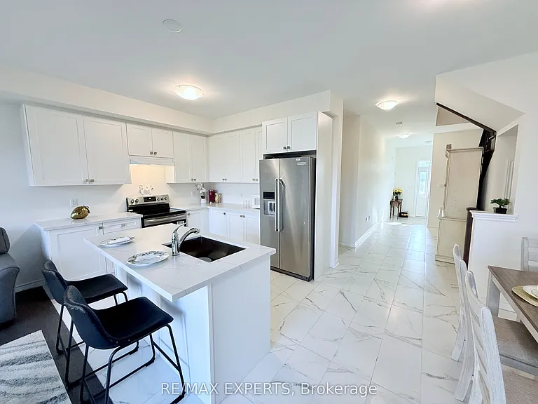 2229 Grainger Loop — Photo 9