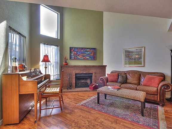 Vaulted Ceiling &amp; Wood Laminate Floors