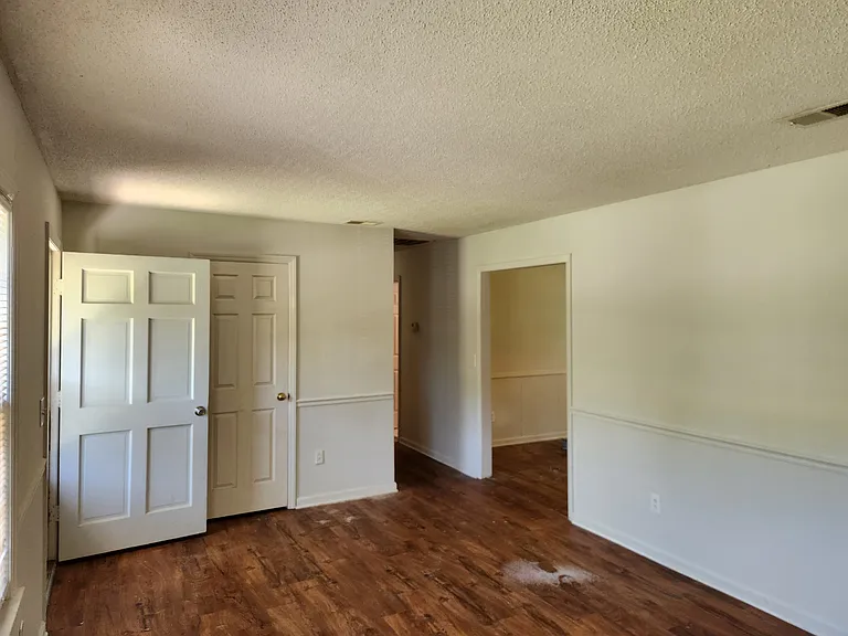 4634 Manchester Dr — Photo 5