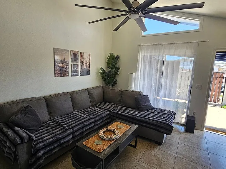 712 N Santa Barbara #1 — Photo 6