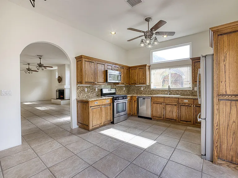 53740 Avenida Navarro — Photo 8