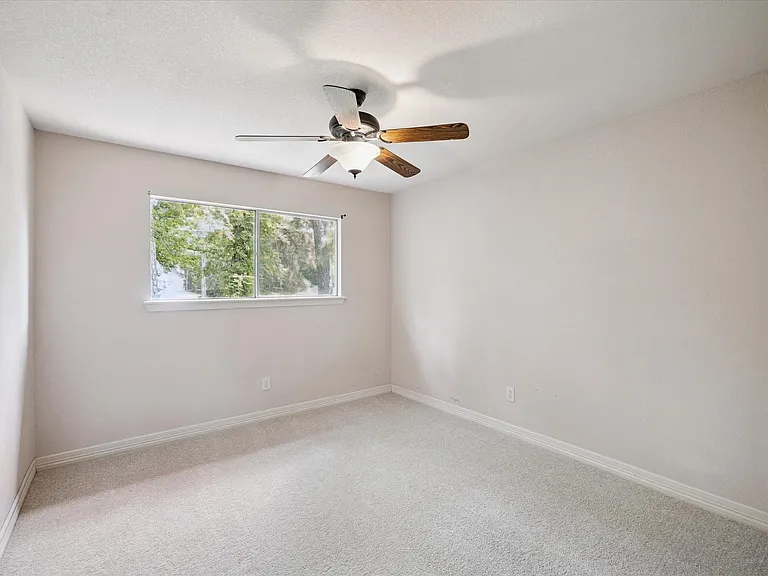23906 Northcrest Dr #23906 — Photo 22
