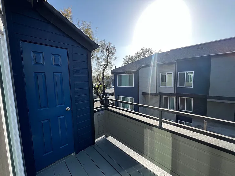 River House Apartments — Photo 54