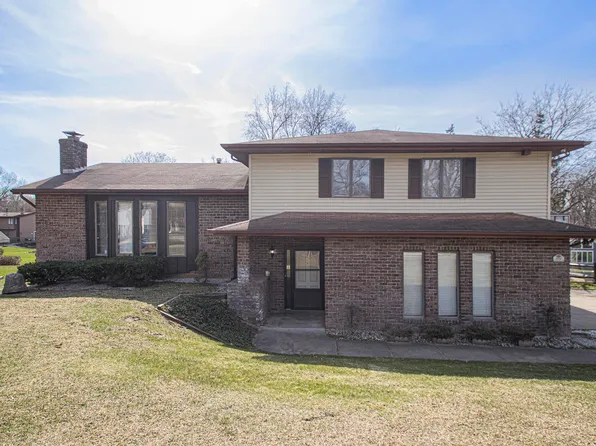 16552 Fox Cross Dr, Granger, IN 46530