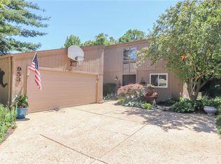 953 Woodside Village Ln, Ballwin, MO 63021