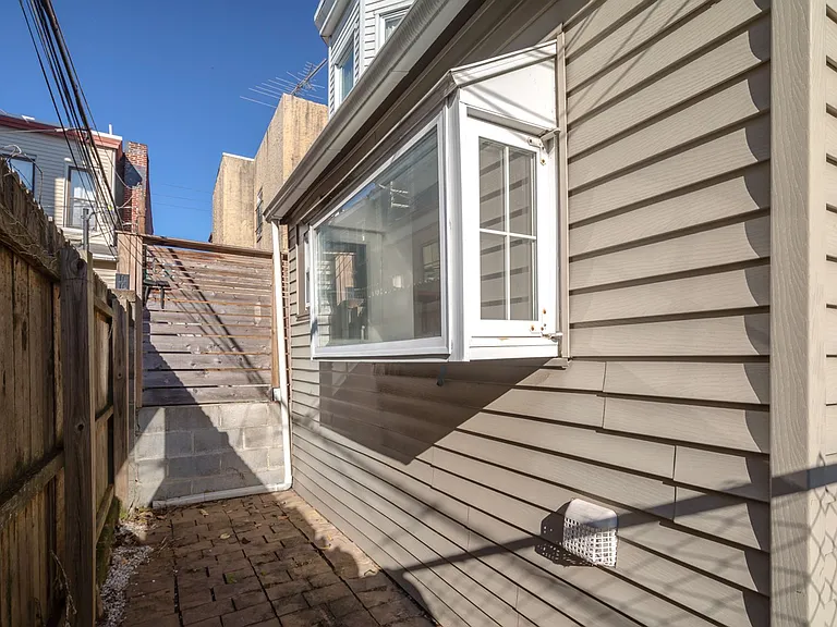 780 N 23rd St — Photo 10
