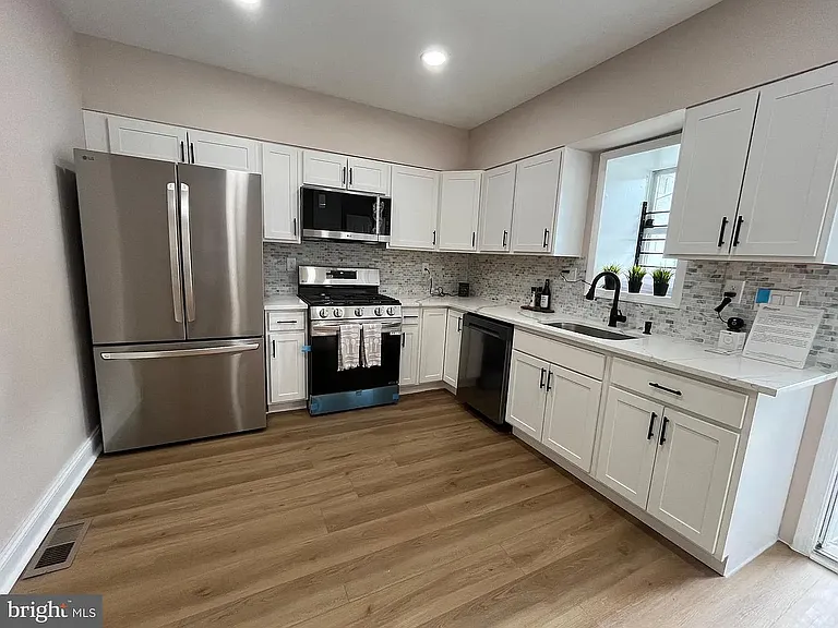 2317 E Fayette St — Photo 13