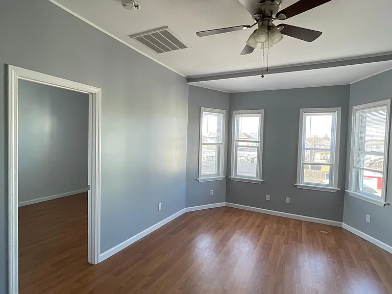 378 Montaup St #3 — Photo 34