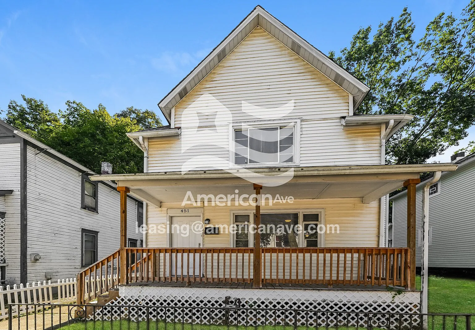 3 bed, 1.0 bath, 1354 sqft, $972 — Photo 1