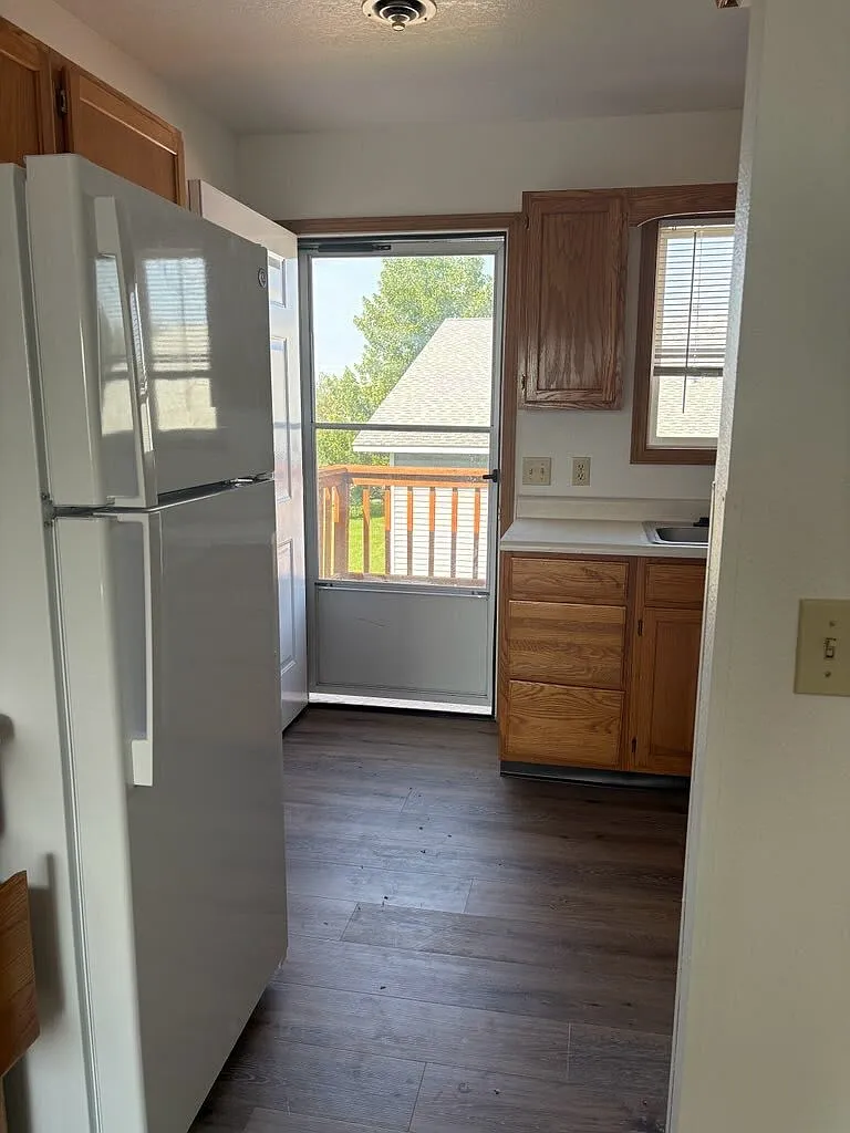 3 bed, 2.0 bath, $1,700 — Photo 3