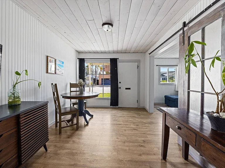 244 Windward Ave — Photo 3