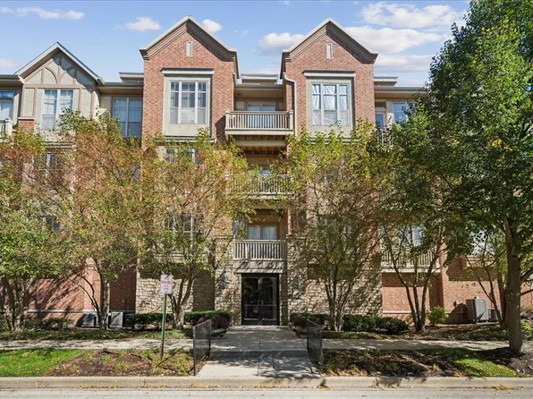 1781 Tudor Ln Unit 204, Northbrook, IL 60062