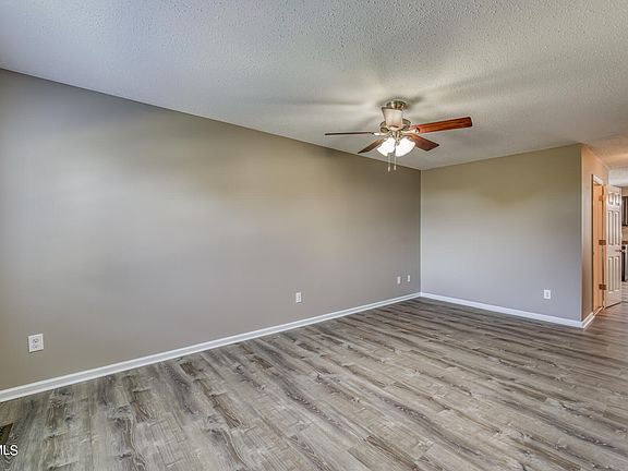 4th image of 119 Amanda Ln APT 1