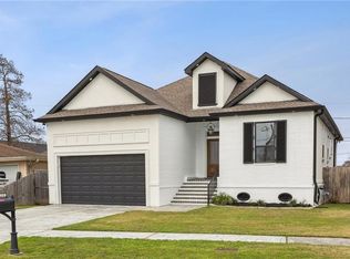 325 Chinchilla Dr, Arabi, LA 70032