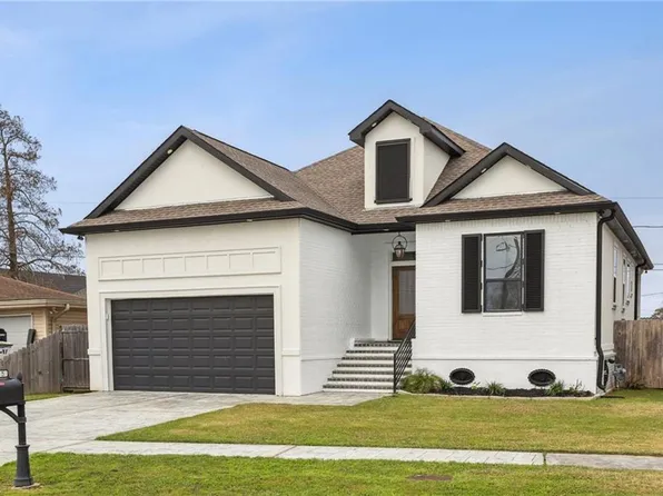 325 Chinchilla Dr, Arabi, LA 70032