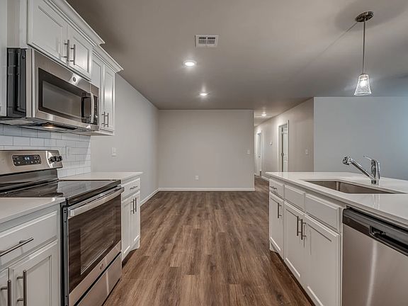 3rd image of 1513 Morton Ave