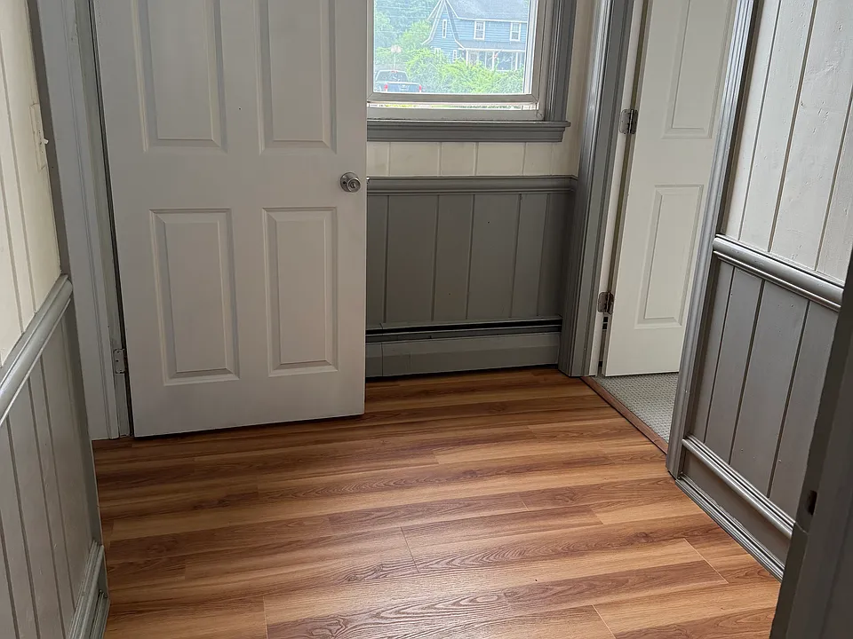 475 Center St #REAR HOUSE