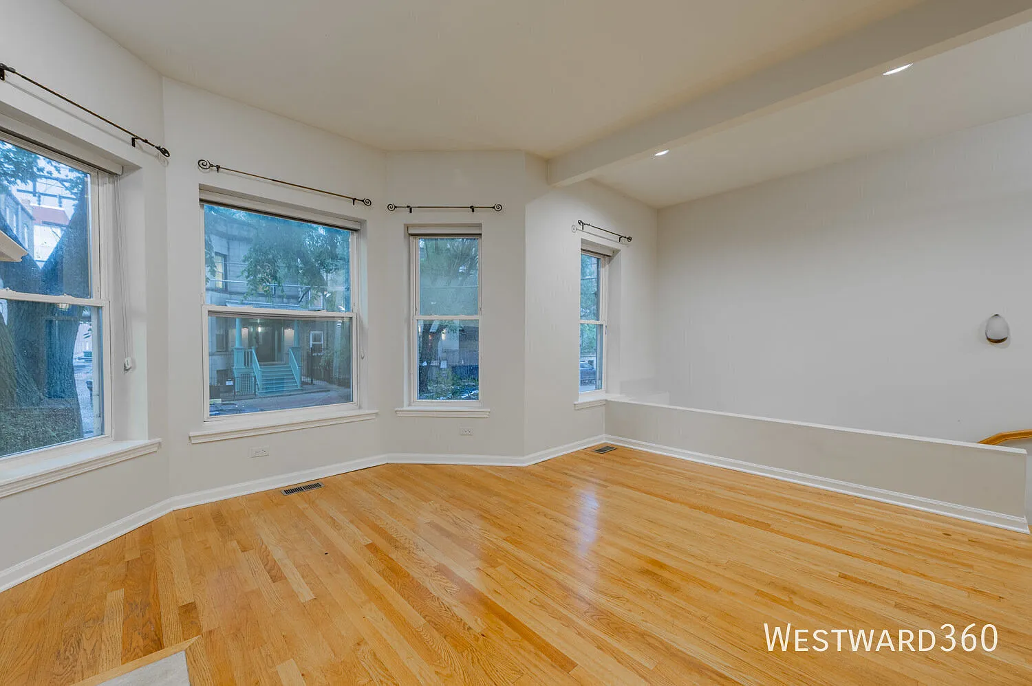 4 bedroom 3 in Wrigleyville — Photo 3