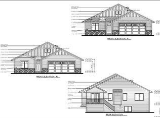 136 Huntington Dr, Iowa City, IA