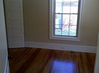 939 8th St NE, Hickory, NC 28601