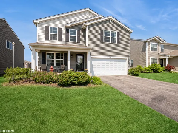1311 Bayberry Cir, Pingree Grove, IL 60140