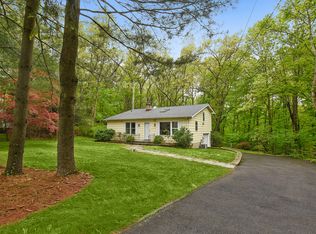 5 Glen Wood Rd, Millwood, NY 10546