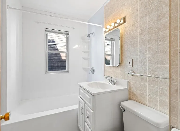 146 W Adams St #2 — Photo 14