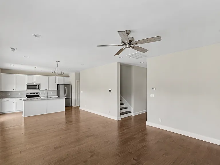 2429 Union Pointe Ln — Photo 7