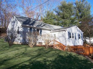 337 Locust Dr, Rocky Point, NY 11778