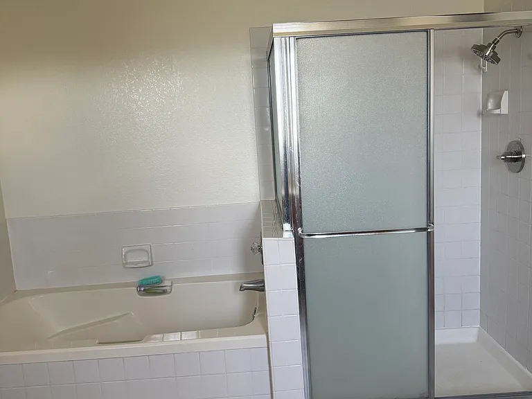 1147 Legend Cir — Photo 10