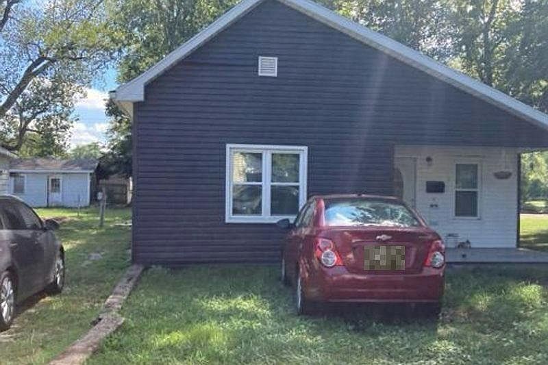 1st image of 1127 N Bennett St