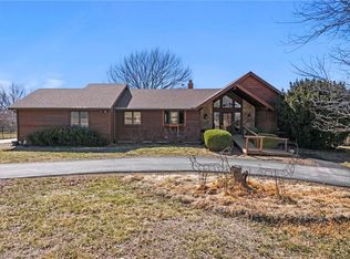 1251 E 1900th Rd, Lawrence, KS 66046
