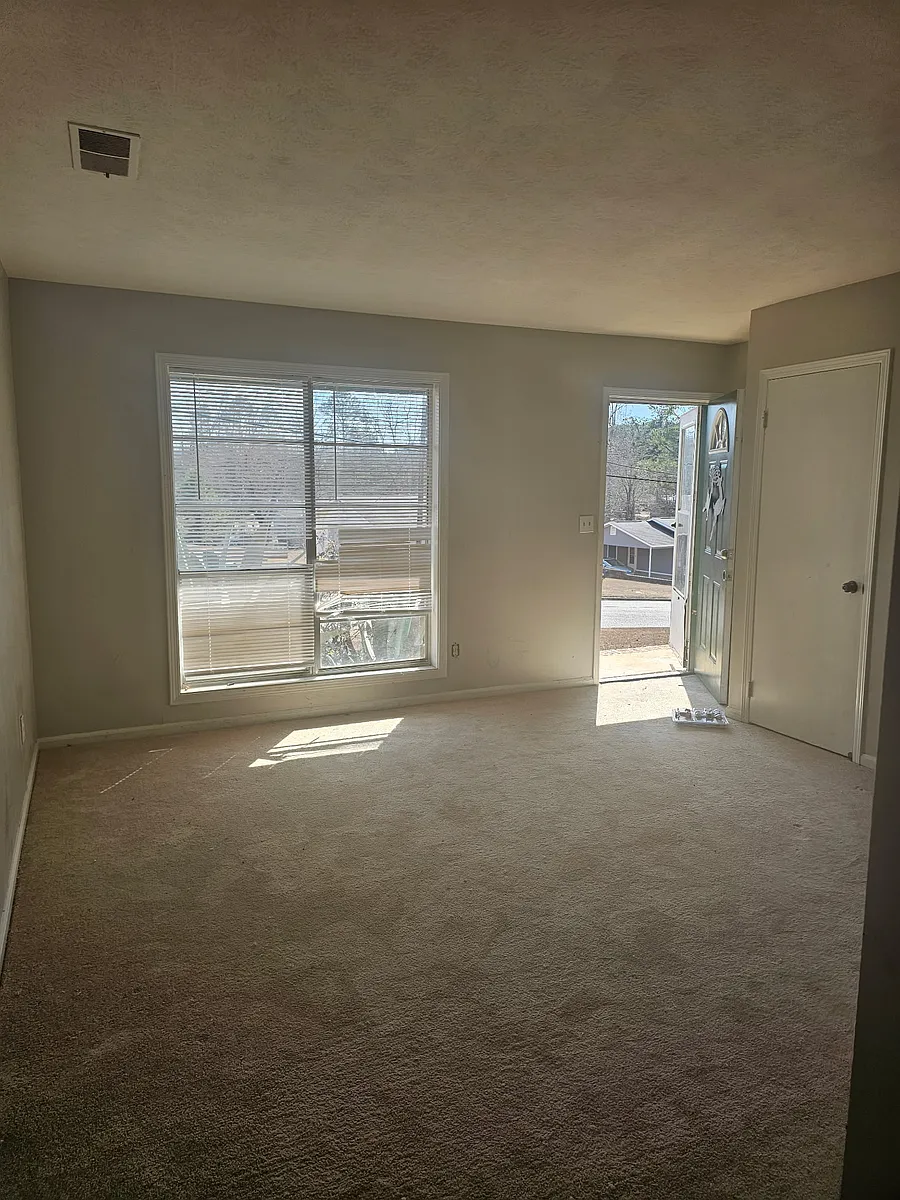 Building Photo - 604 Buford Dr