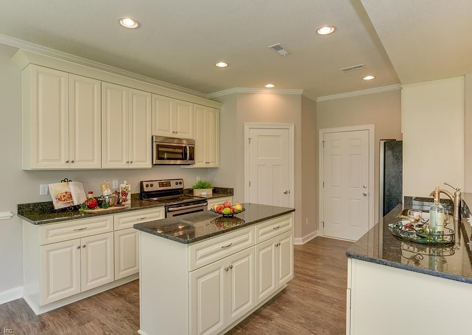 1st image of 431 N Oceana Blvd