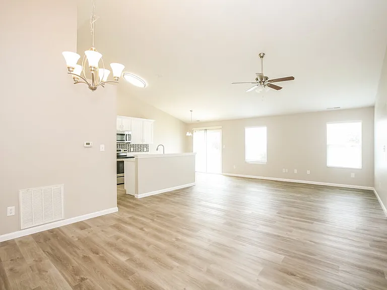 4557 Walcott Dr — Photo 5