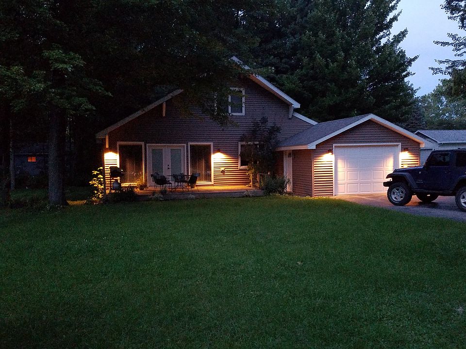1st image of 10886 1st St